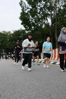 Runner Photo 4304034