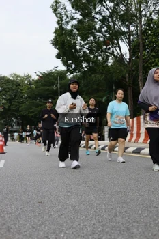 Runner Photo 4304035