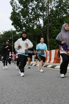 Runner Photo 4304041