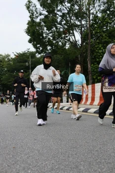 Runner Photo 4304043