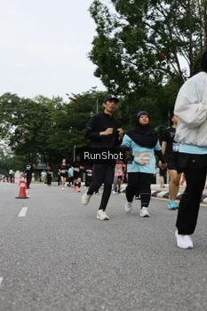 Runner Photo 4304045