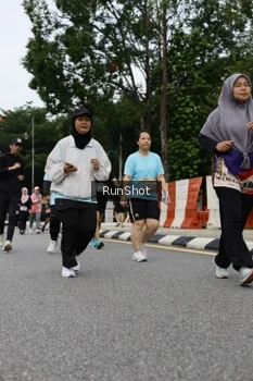 Runner Photo 4304046