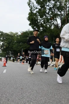 Runner Photo 4304049