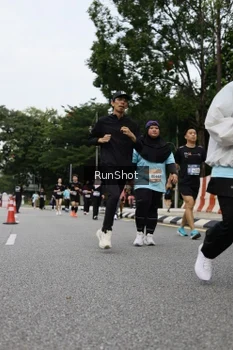 Runner Photo 4304050