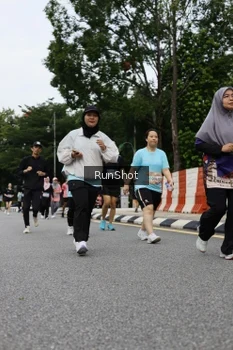 Runner Photo 4304054