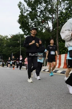 Runner Photo 4304055