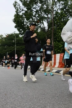 Runner Photo 4304056