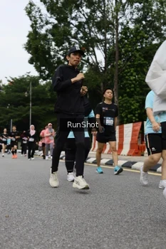 Runner Photo 4304059