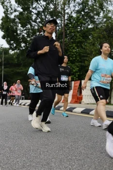 Runner Photo 4304062