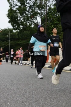 Runner Photo 4304066