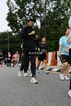 Runner Photo 4304069