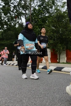 Runner Photo 4304072