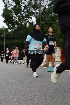 Runner Photo 4304073