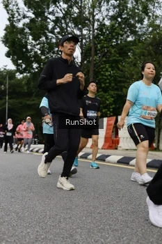Runner Photo 4304074
