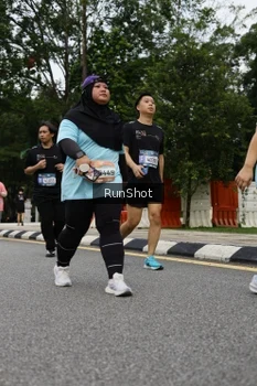 Runner Photo 4304075