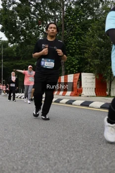 Runner Photo 4304090