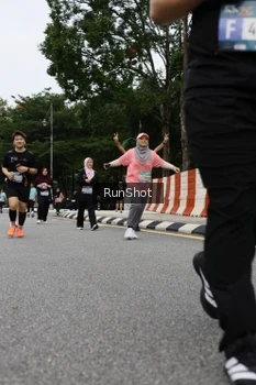 Runner Photo 4304095