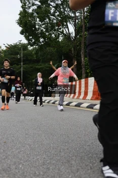 Runner Photo 4304096