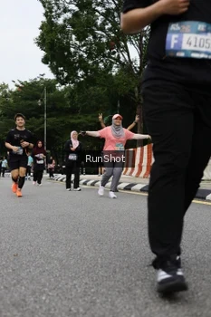 Runner Photo 4304099