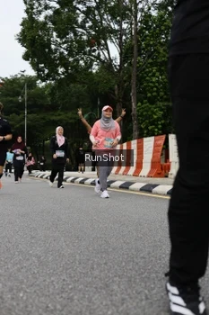 Runner Photo 4304101
