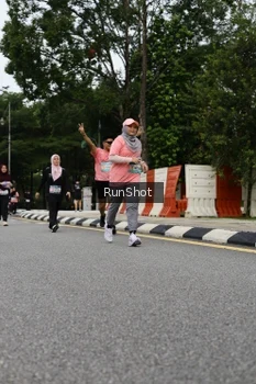 Runner Photo 4304104