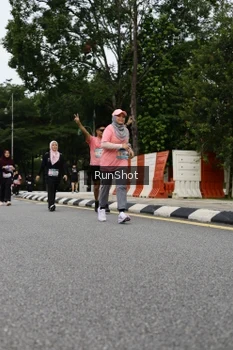 Runner Photo 4304106