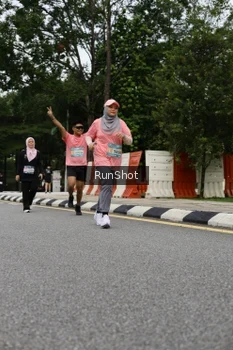 Runner Photo 4304107