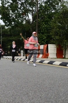 Runner Photo 4304108