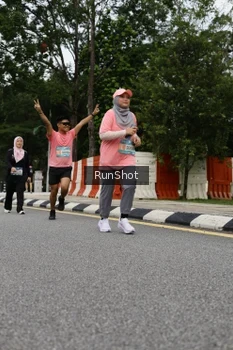 Runner Photo 4304115
