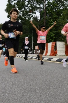 Runner Photo 4304119