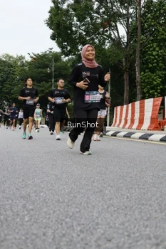 Runner Photo 4304121