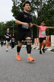 Runner Photo 4304125