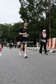 Runner Photo 4304134