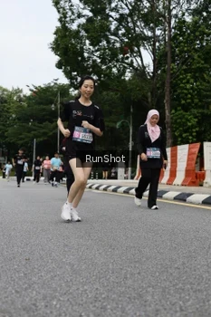 Runner Photo 4304136