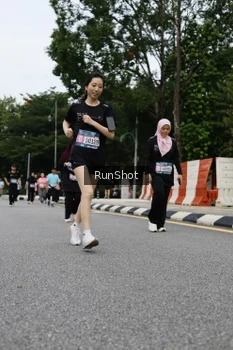 Runner Photo 4304137