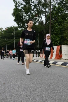 Runner Photo 4304140