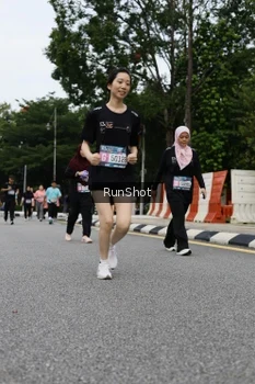 Runner Photo 4304142
