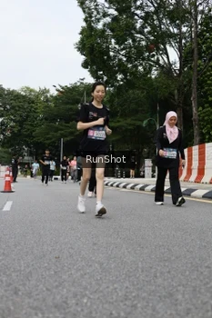 Runner Photo 4304146