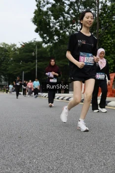 Runner Photo 4304148
