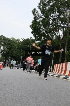Runner Photo 4304170
