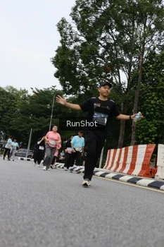 Runner Photo 4304171