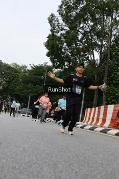 Runner Photo 4304174