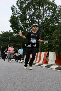 Runner Photo 4304177