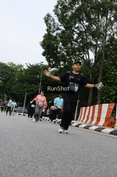 Runner Photo 4304181