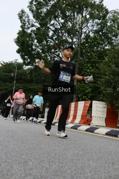 Runner Photo 4304183