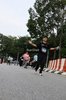 Runner Photo 4304186