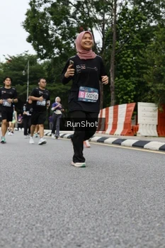 Runner Photo 4304188