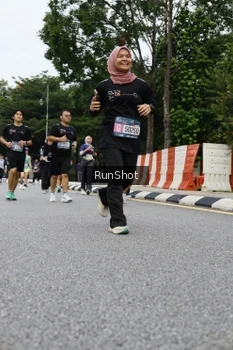 Runner Photo 4304189