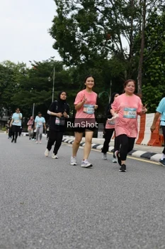 Runner Photo 4304191