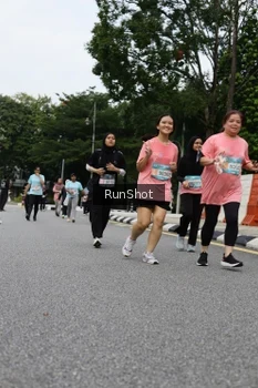 Runner Photo 4304196